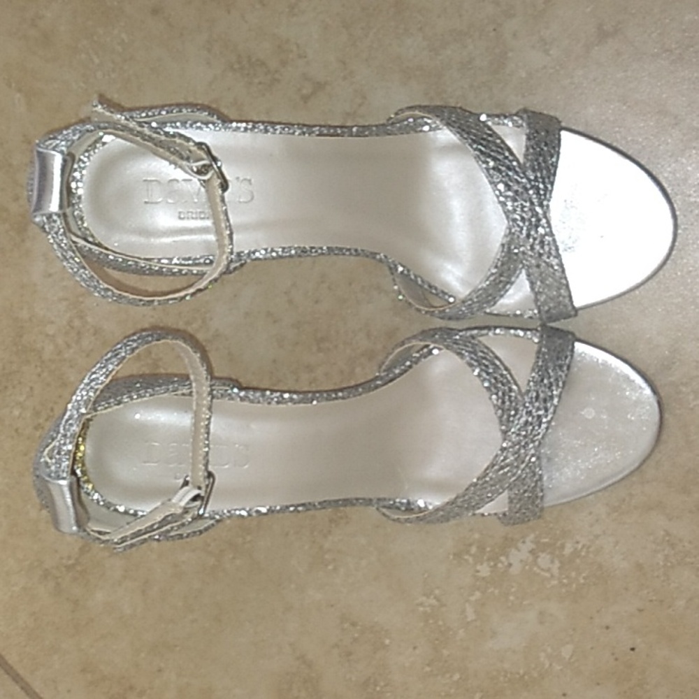 New -Sparkly David Bridal heels - Picture 3 of 16